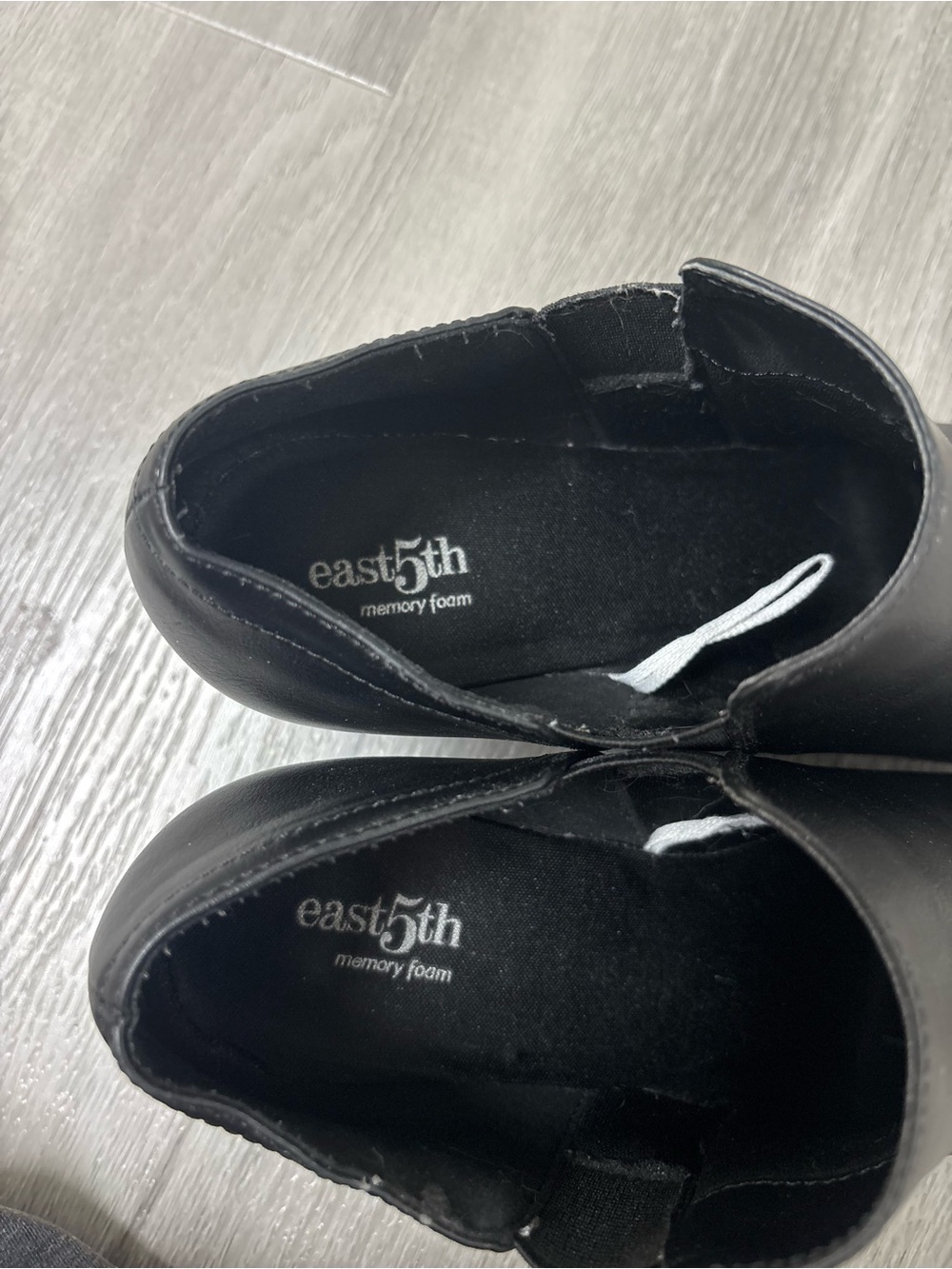 East 5th Memory Foam Women's Black Leather Ankle Booties Classic Low Heel 9.5W - Picture 2 of 8